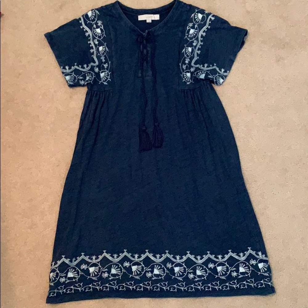 Adorable embroidered LOFT dress!